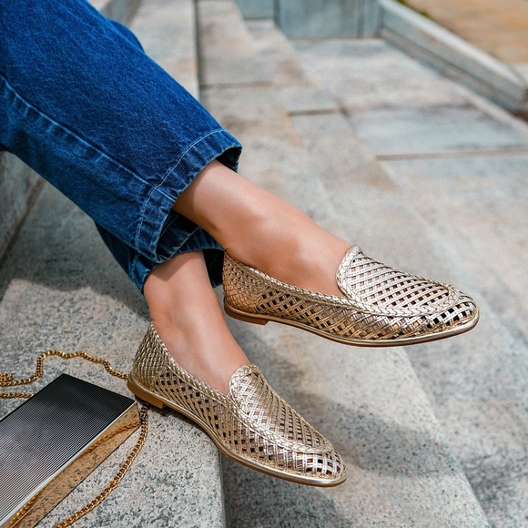 AEROSOLES Shoes - Aerosoles Nagle Gold Woven Loafers 10